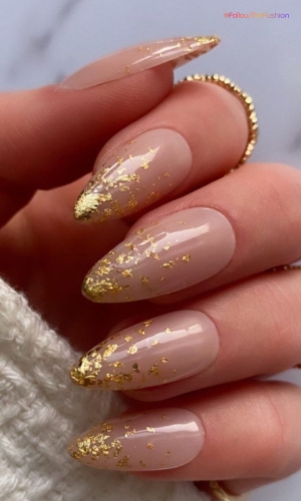 almond nails