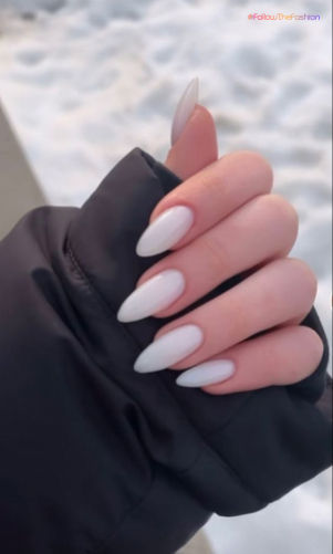 almond nails