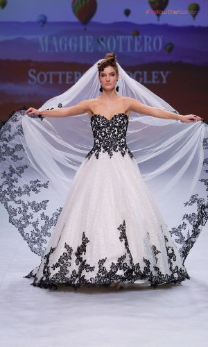 Royal-Inspired Strapless Black Wedding Dresses 1